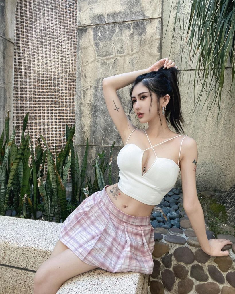 modern taiwanese women
